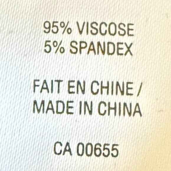 Reitmans viscose top shirt short sleeved with feather print - Picture 11 of 12